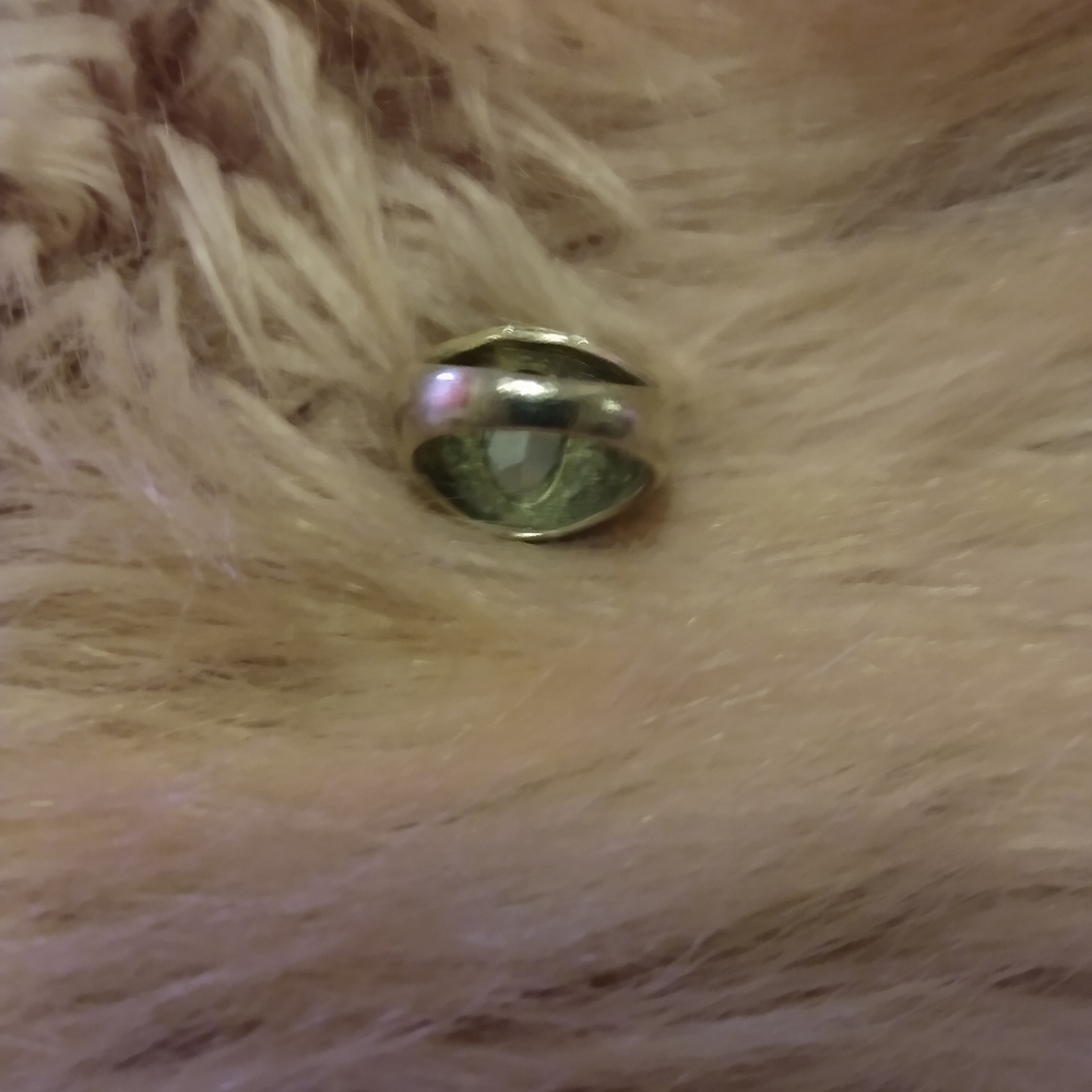 Ring - Picture 3 of 4